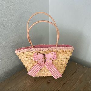 Straw butterfly purse
